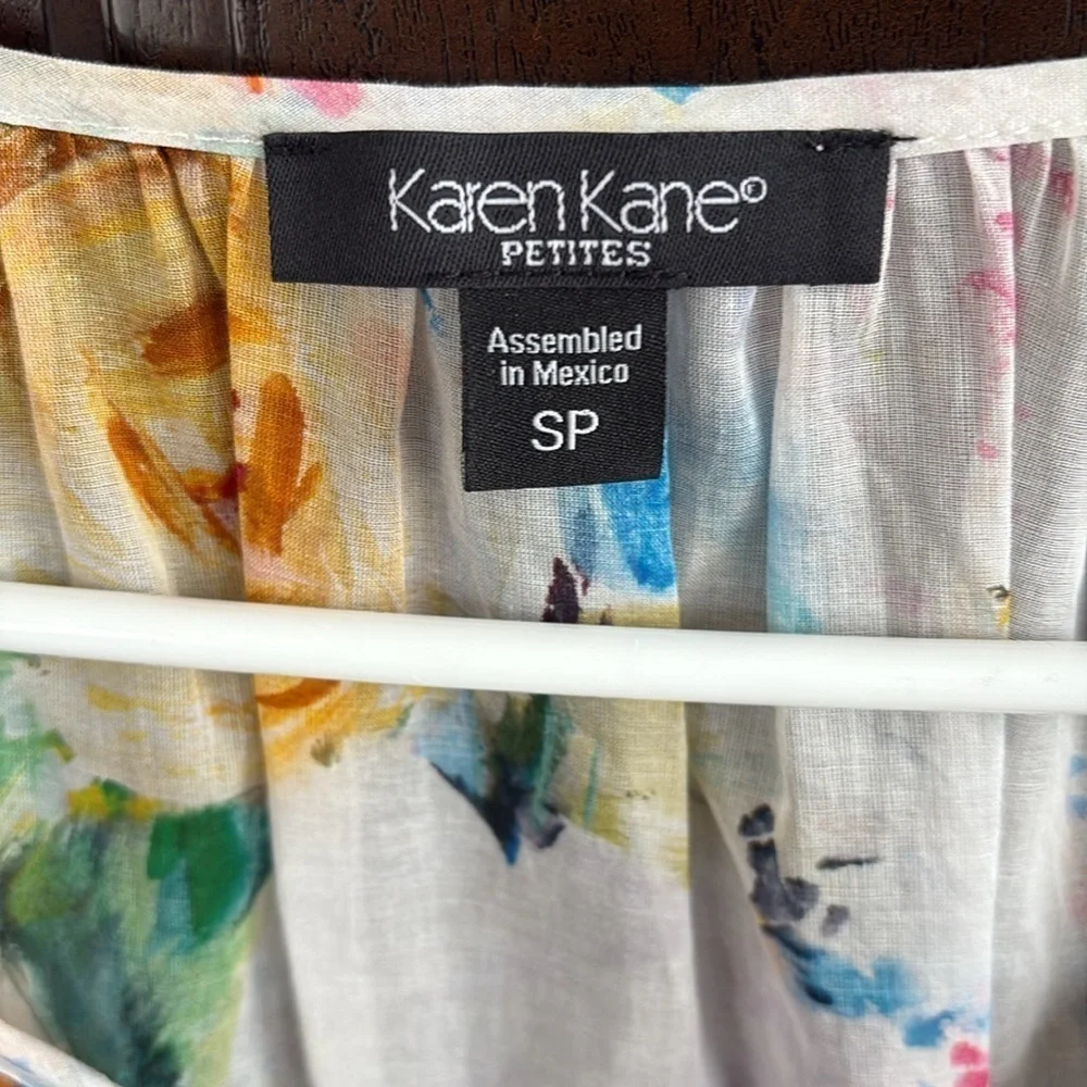 NWT Karen Kane Bright & Beachy Peasant Top White Floral Petite Small
